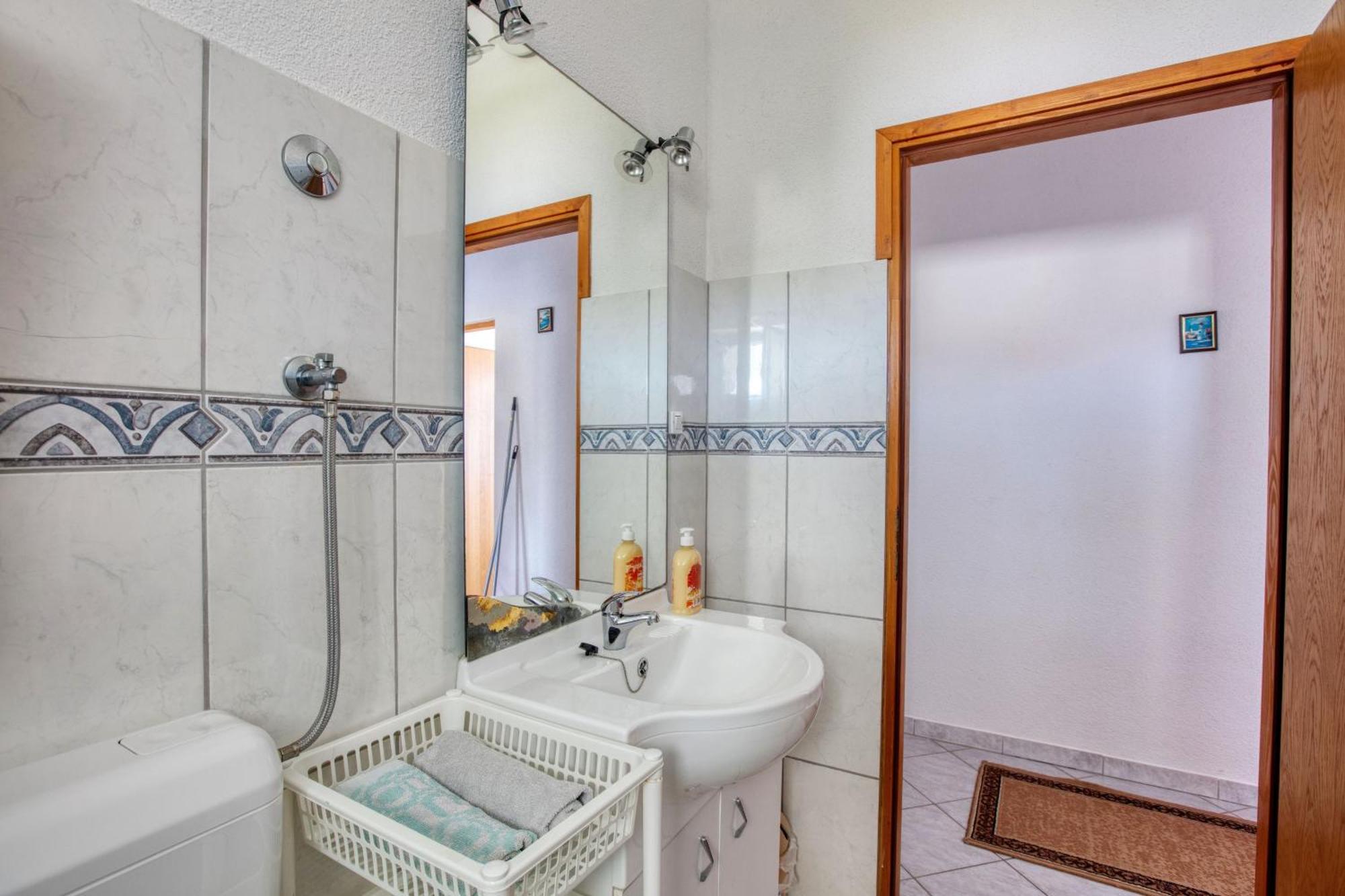 Apartments With A Parking Space Zablace, Sibenik - 4219 Номер фото