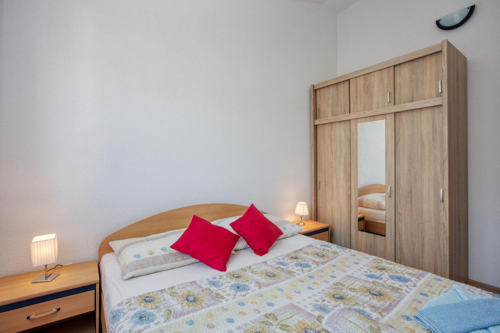 Apartments With A Parking Space Zablace, Sibenik - 4219 Номер фото