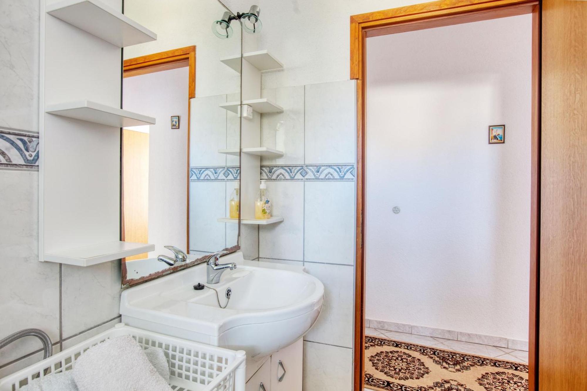 Apartments With A Parking Space Zablace, Sibenik - 4219 Номер фото